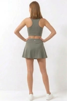 Haki Yüksek Bel Çift Katmanlı Mini Etek Tenis Eteği ve Fermuarlı Büstiyer Crop Takım