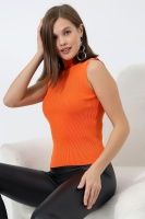 Kadın Turuncu Yarım Balıkçı Yaka Kolsuz İnce Triko Kazak