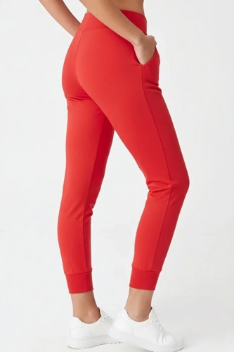 EMFURE Kadın Kırmızı Çift Cepli Yüksek Bel Lastikli Rahat Kesim Jogger Eşofman Altı