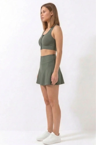 Haki Yüksek Bel Çift Katmanlı Mini Etek Tenis Eteği ve Fermuarlı Büstiyer Crop Takım
