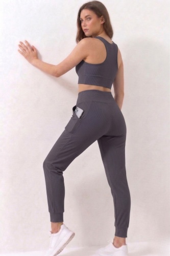 Kadın Füme Çift Cepli Yüksek Bel Jogger Eşofman Altı ve Fermuarlı Büstiyer Crop Alt Üst Takım