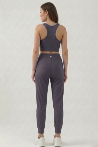 Kadın Füme Çift Cepli Yüksek Bel Jogger Eşofman Altı ve Fermuarlı Büstiyer Crop Alt Üst Takım