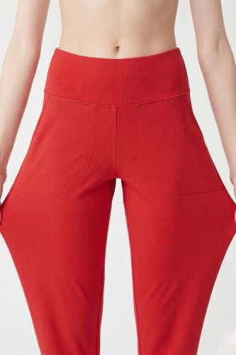 Kadın Kırmızı Çift Cepli Yüksek Bel Jogger Eşofman Altı ve Fermuarlı Büstiyer Crop Alt Üst Takım