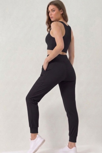 Kadın Siyah Çift Cepli Yüksek Bel Jogger Eşofman Altı ve Fermuarlı Büstiyer Crop Alt Üst Takım